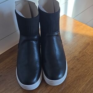 Corkys sweater weather sneaker